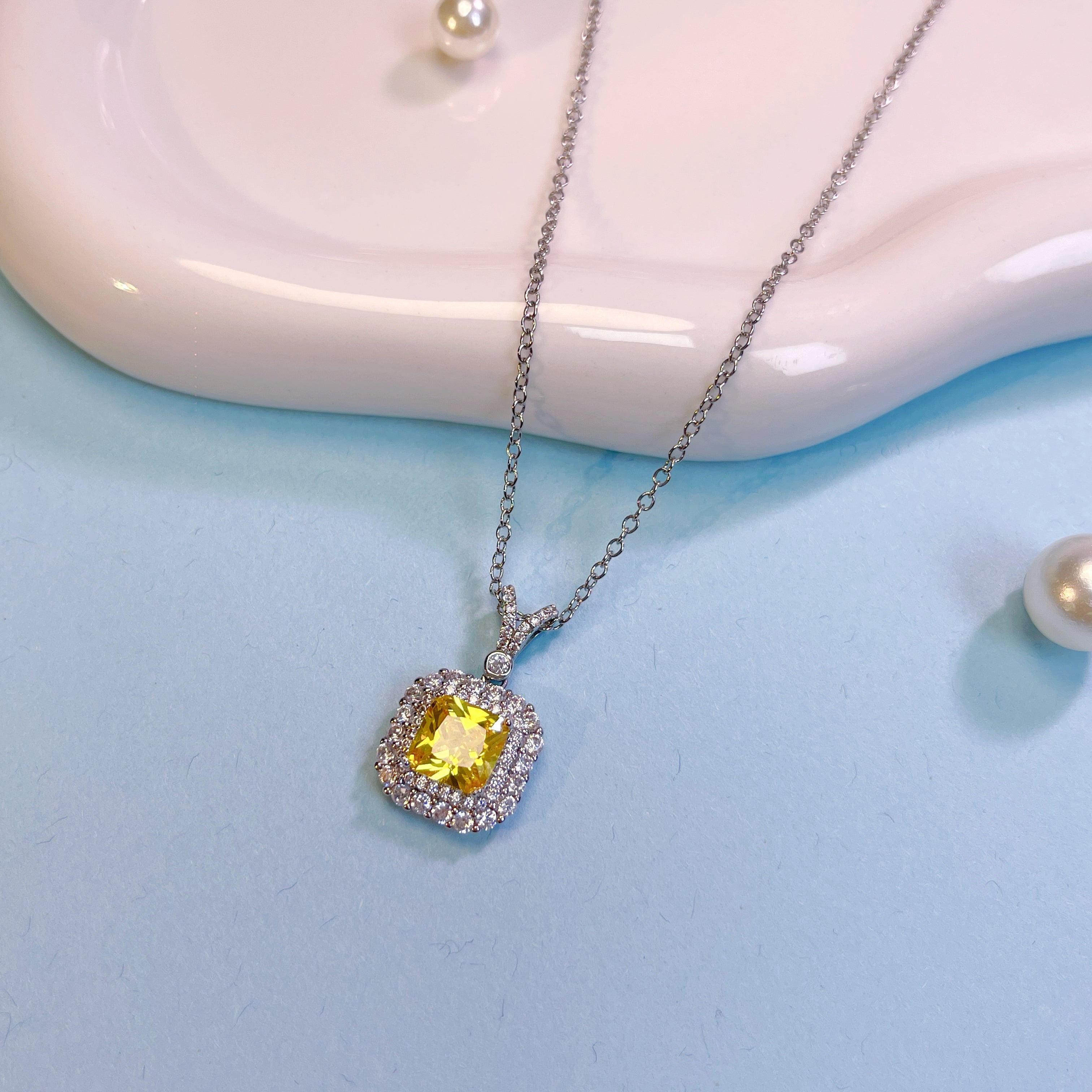 The Lost Love In The Banquet