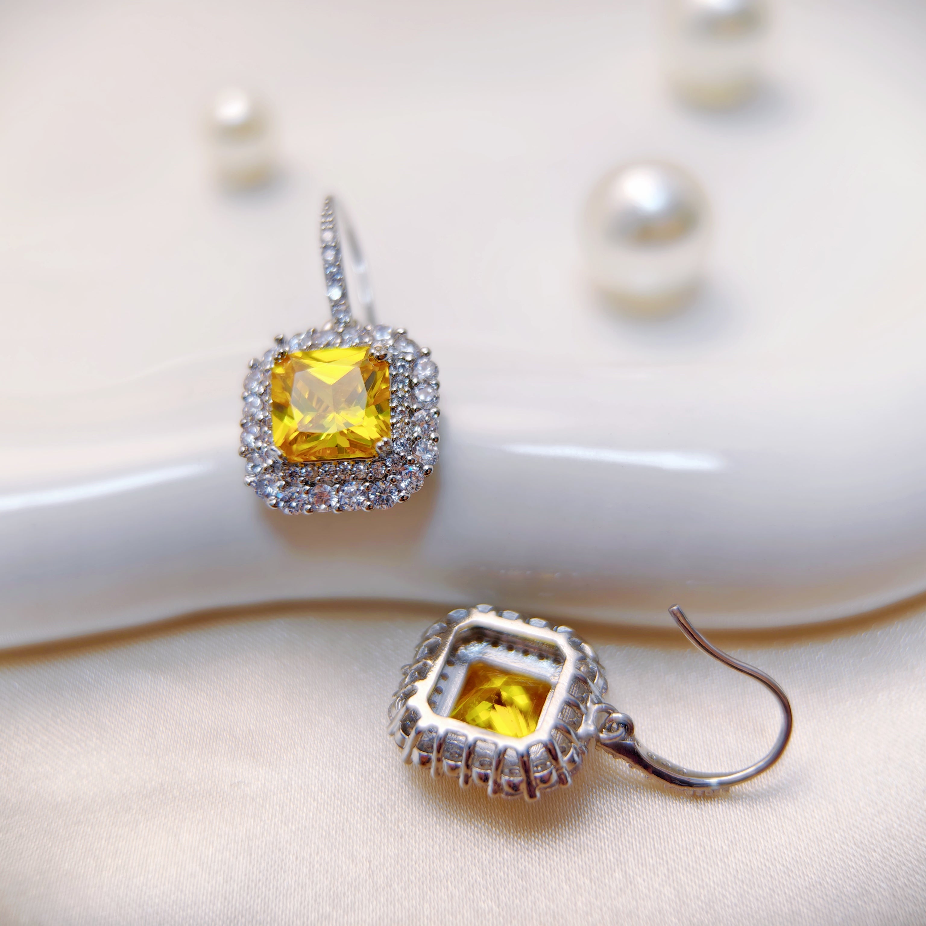 The Lost Love In The Banquet